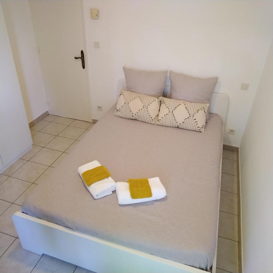 Appartamento Le Provence Avec Piscine, Climatisation Et Parking Uzès Esterno foto